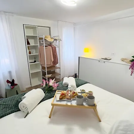 شقة Tre Esse By Ca-sa Check كيودجا